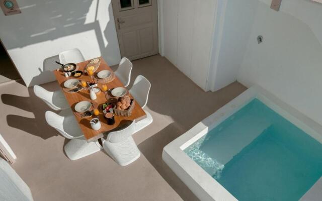 Globe Suites