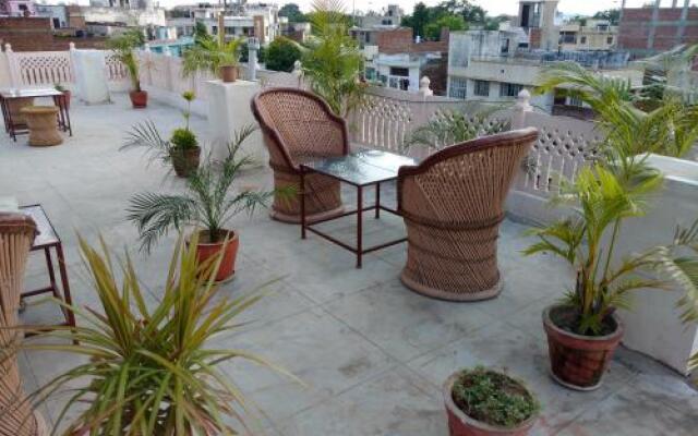 Madhav Guest House