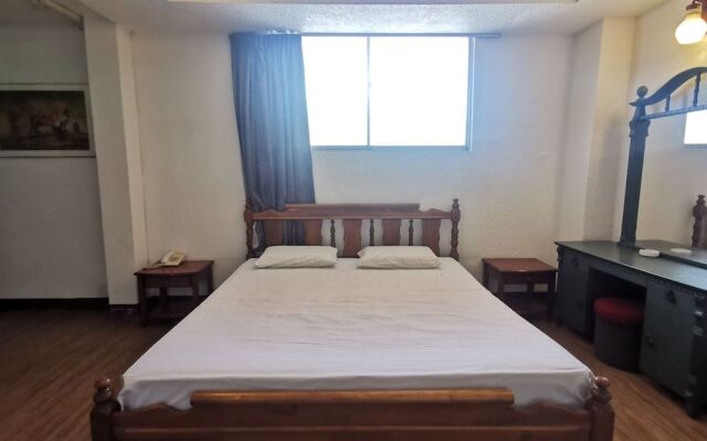 OYO 89864 Hotel Holiday Park