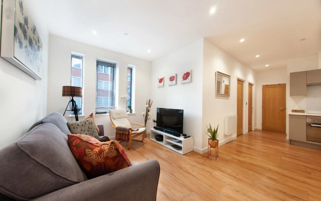 Select Serviced Accommodation - Summit House