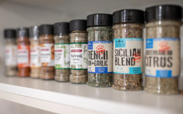 The Hamptons - Lux 2 Bed 2 Bath, Pool - Central Location