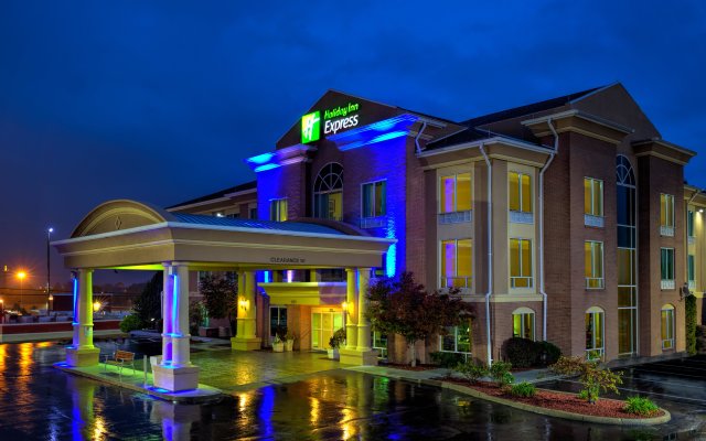 Holiday Inn Express & Suites Richmond, an IHG Hotel