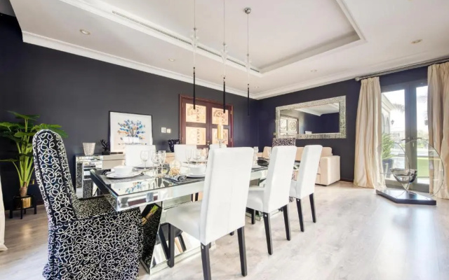 Maison Privee - Glamourous Beachfront Villa on The Palm w/ Pool