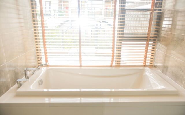 Dali Really Good Yard Villa