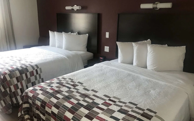 Red Roof Inn & Suites Denton