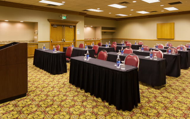 Holiday Inn Cincinnati Airport by IHG
