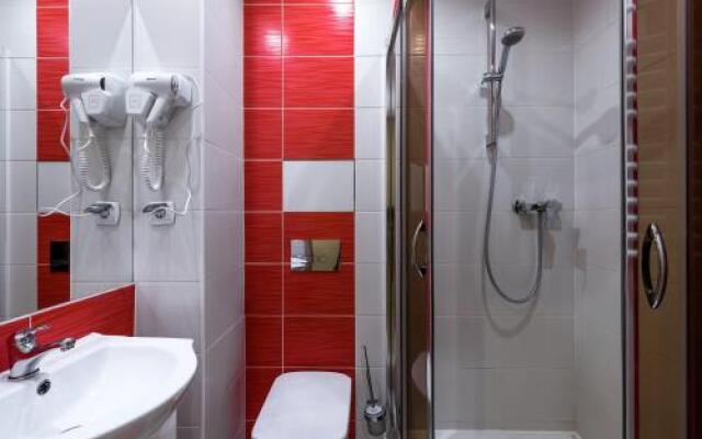 Honey Hostel