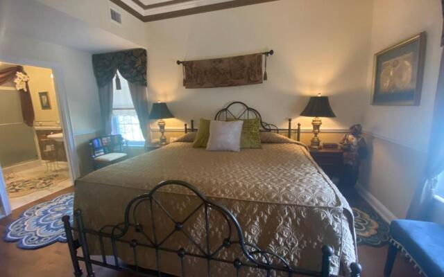 The Cypress Inn Bed & Breakfast