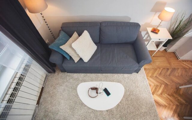 Green Avenue Apartment