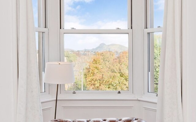2 Bedroom Penthouse Apartment Sleeps 4