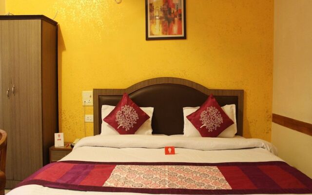 Chutney Merry Hotel