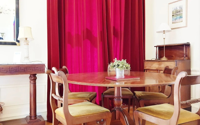 Classy Historic Edinburgh Apartment