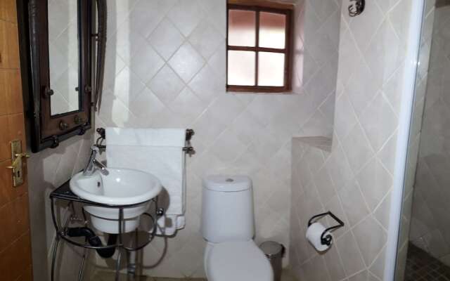 African Explorer Private Game Lodge