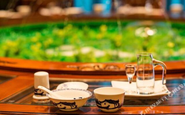 Runhua Business Hotel