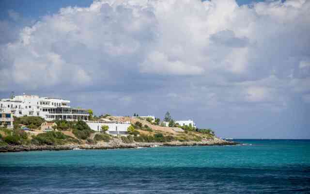 Horizon Beach Hotel