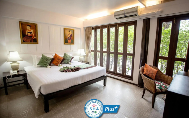 Baan Amphawa Resort & Spa