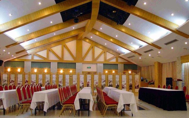 Golden Sun Star Holiday Hotel