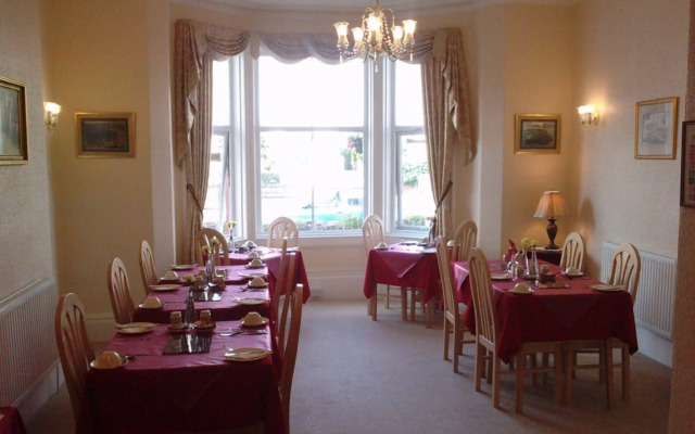 Ascot House Guest House (Adults Only)