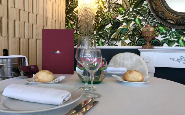 Domizia Palace Hotel