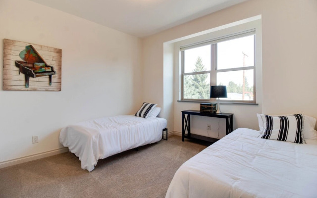 Rooftop Deck Walk to River Downtown Fire pit