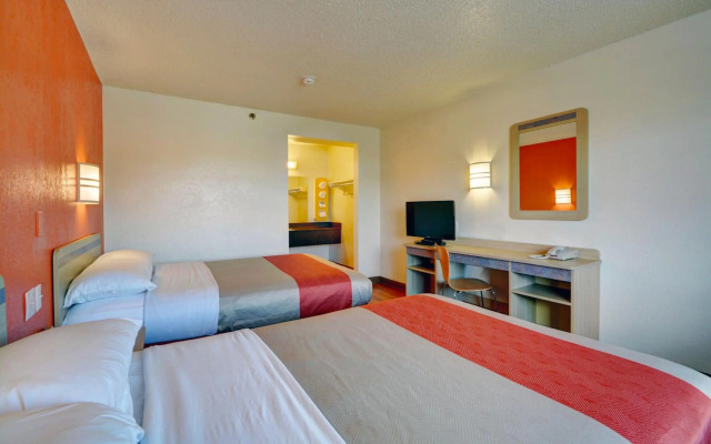 Motel 6 Wethersfield, CT - Hartford