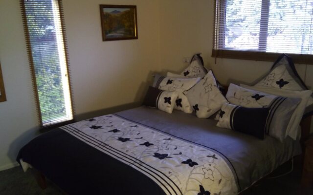 Cairnbrae House