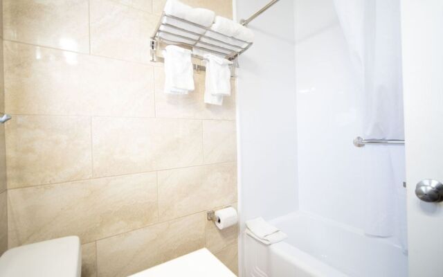 Island Sun Inn & Suites - Venice, Florida Historic Downtown & Beach Getaway