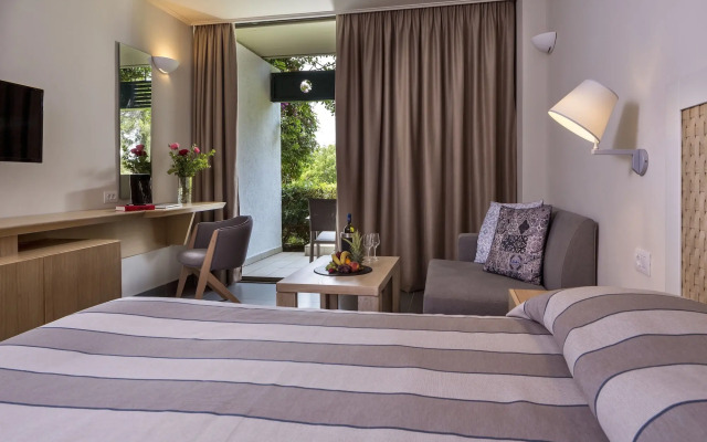 Kontokali Bay Resort & Spa