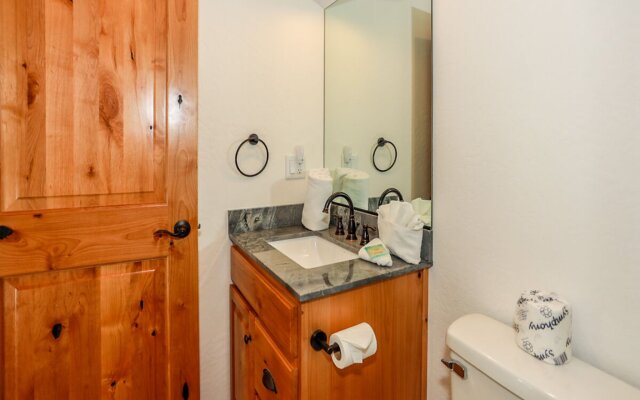 Snow Crest Cabin - 1909 by Big Bear Vacations