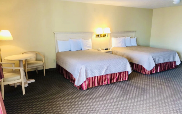Court Plaza Inn & Suites