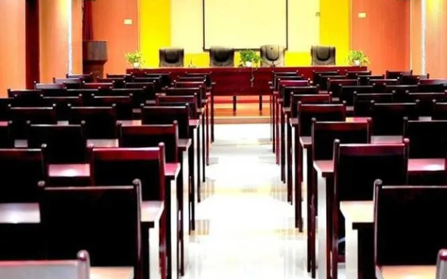 Guoshun Holiday Hotel