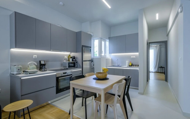 Lush 2bed apt. at the Acropolis