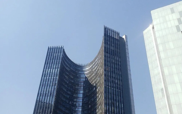 Premium Plaza Residenses Luxury Lofts