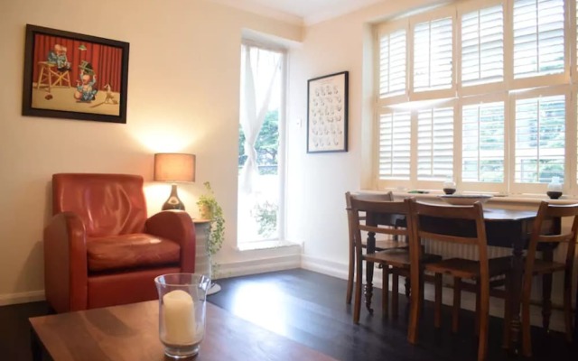 2 Bedroom Apartment in Ravenscourt Park