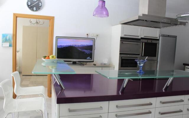 Alcazaba Beach Apartment 3302