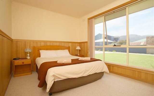 Apollo Bay Backpackers Lodge