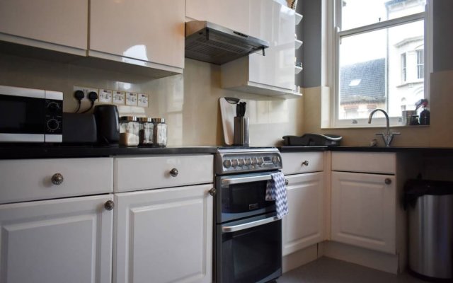 Spacious And Stylish 1 Bedroom Flat In Heart Of Hove