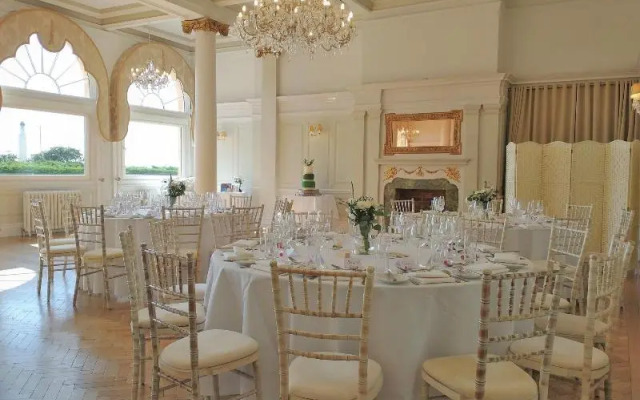 Queen s Hotel