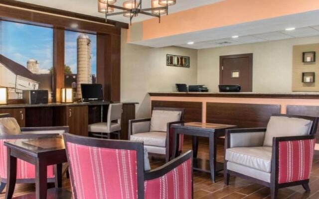 Comfort Inn Lancaster  Rockvale Outlets