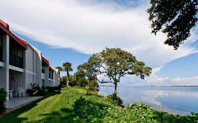 Runaway Bay Resort by BBG