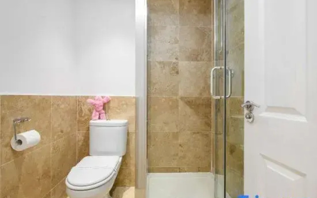 Holborn Haven: Luxe London Escape By Frankie Says