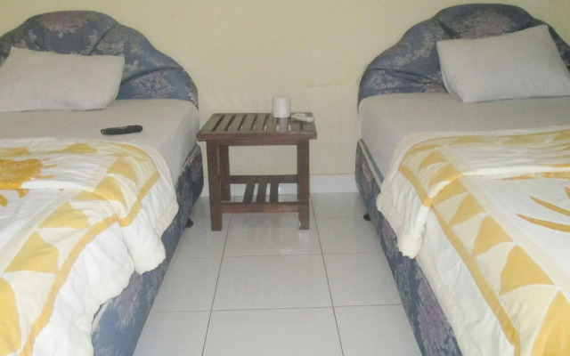 Adus Beach Inn