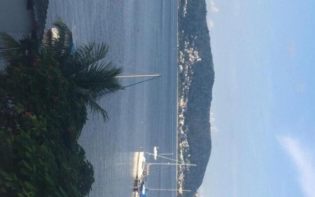 Porto Charitas Sailing Guest House