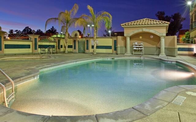 Holiday Inn Express & Suites Tucson Mall by IHG