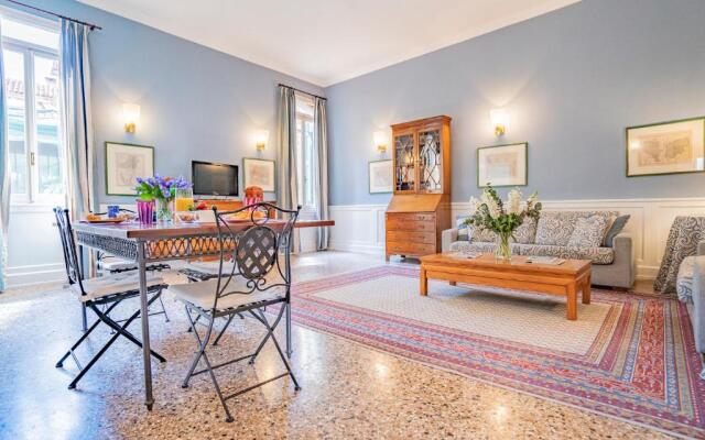 Ca' Grassi 1 Venetian Apartment
