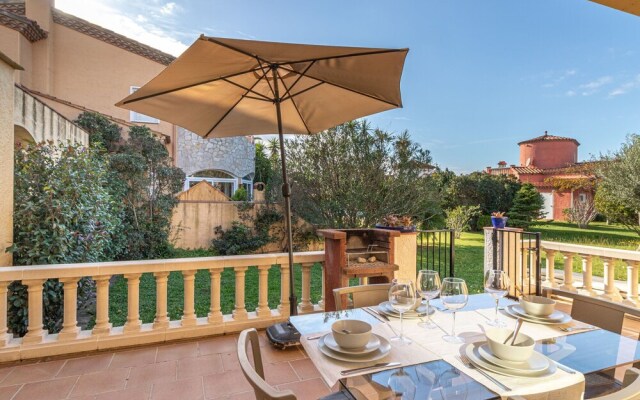 Quaint Holiday Home in Vilacolum With Swimming Pool