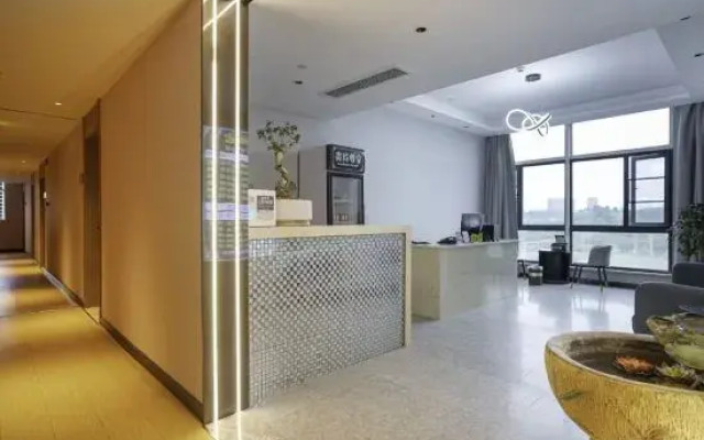 Lavande Hotel (Yichang East Railway Station Chengdong Avenue)