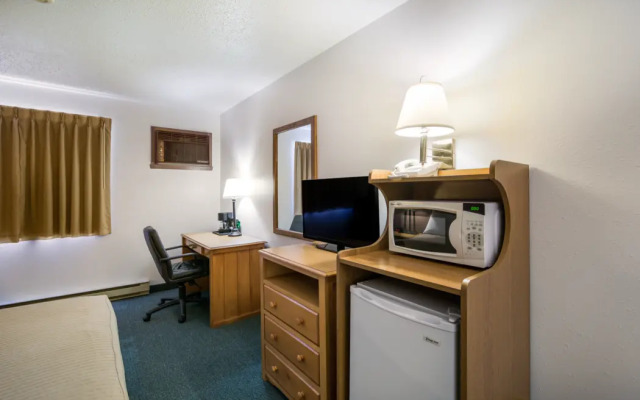 Rodeway Inn Gateway to Medora T-Roosevelt & Makoshika State Park