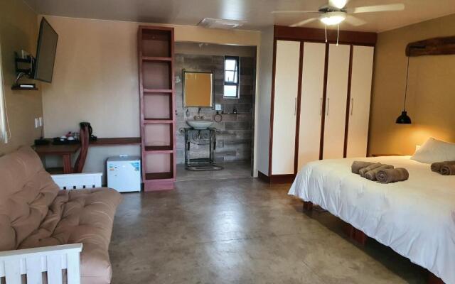 Callies Game Lodge Safaris