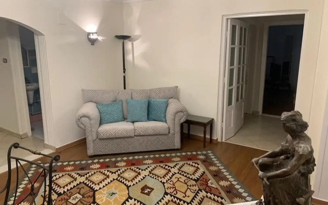 Charming 2-bedrooms Apartment With Side Nile View